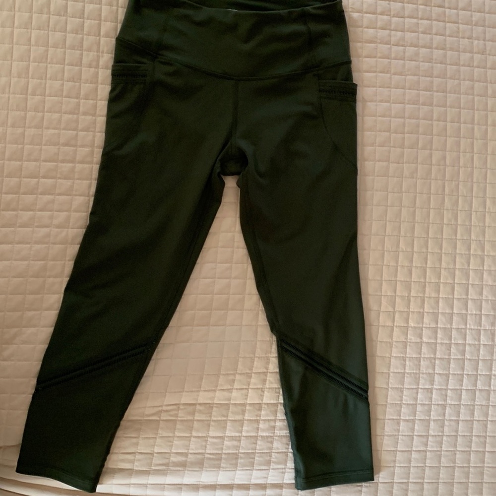 Victoria Secret Knockout Capri leggings